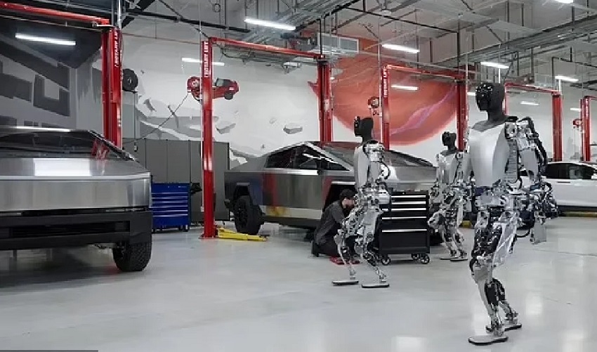 Malfunctioning Roboa attack Engineer in Tesla Manfacturing Unit